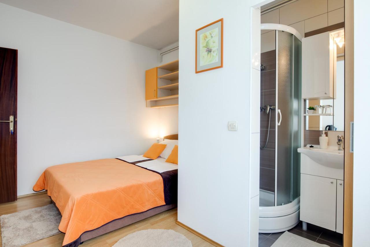 Rooms Marijana Obrovac Slunj Exteriör bild