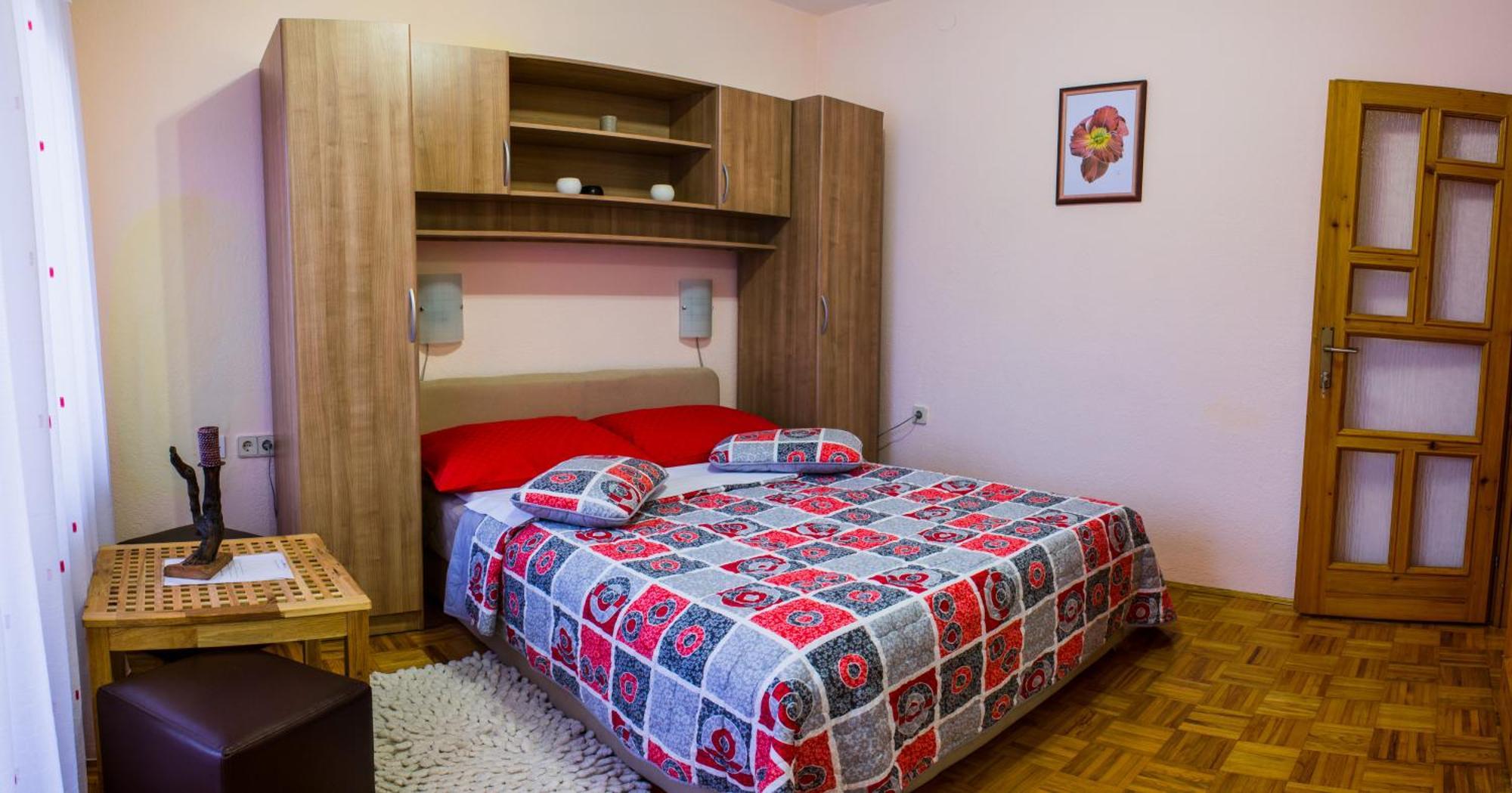 Rooms Marijana Obrovac Slunj Rum bild